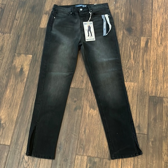 11/30 Indigo Rising High Rise
Slim Straight Fit Jeans Black Wash - Picture 5 of 11